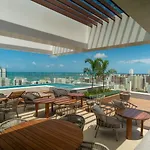 Beach Class Meireles, Praia Com Conforto, Estilo